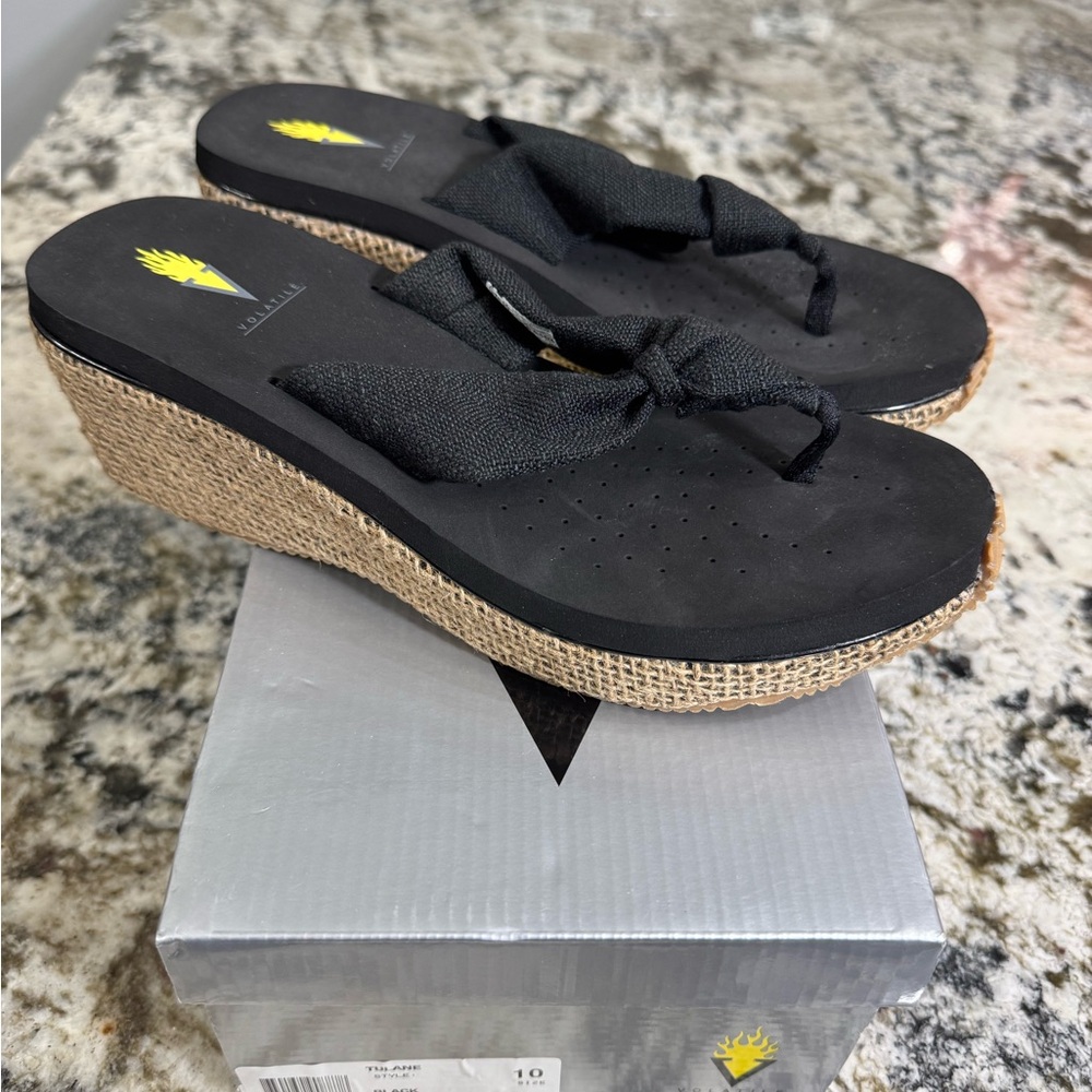 Volatile Black Espadrille Flip-Flops‎ - Picture 2 of 7